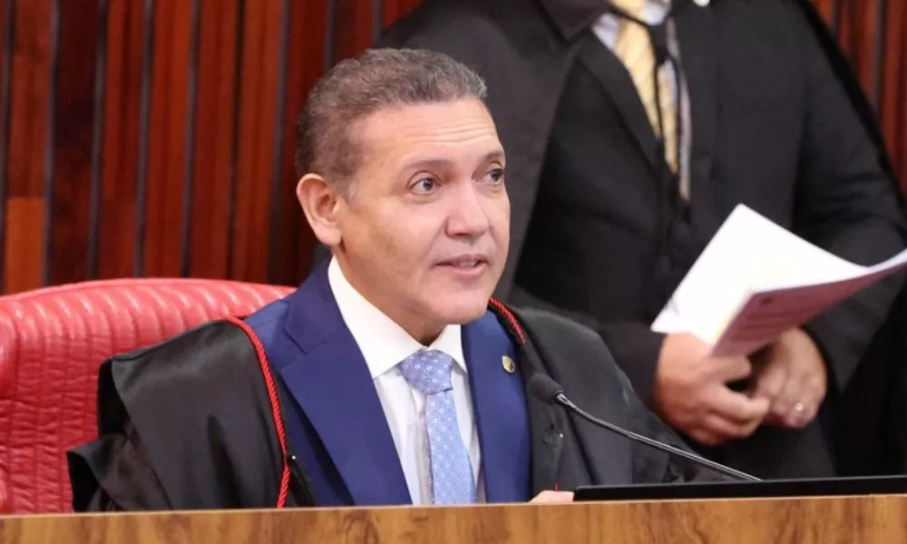 TSE-mantem-pena-de-vereador-que-pos-cotovelo-entre-pernas-de-colega-Nunes-Marques-foto-Luiz-Roberto.webp