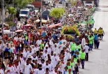 Fiéis participam de peregrinação até o Santuário de Nossa Senhora das Candeias