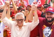 Júnior Muniz lidera manifestação e mobiliza público no 7 de Setembro em Camaçari