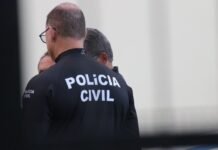 Homem é baleado em tentativa de homicídio dentro de carro em Camaçari