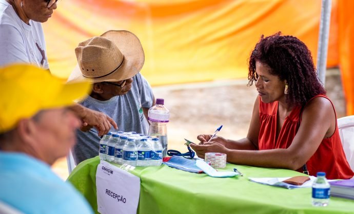 Equipe do Saúde Itinerante atendendo comunidade rural